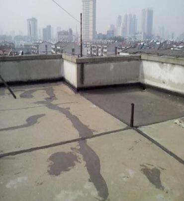 龙圩漏水维修 楼顶漏水是什么原因，楼顶漏水维修方法是什么?