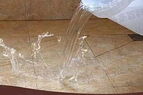 龙圩漏水维修 免砸砖防水材料该如何施工